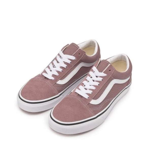 Vans Women’s sneakers purple and White zise 10.5 NEW